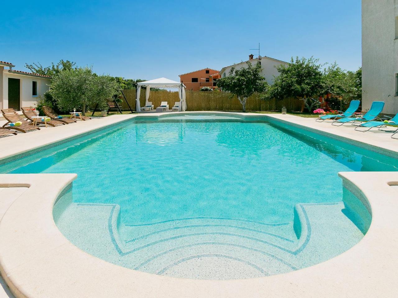 Apartment Noa Pula